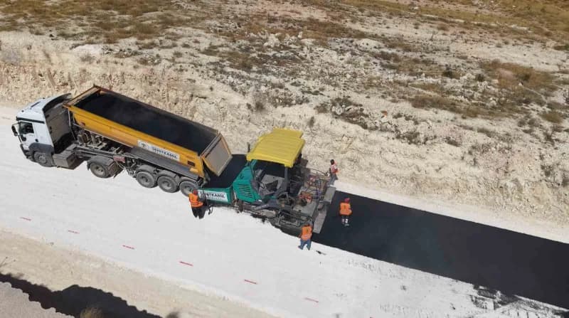 Şehitkamil Belediyesi, ilçe genelinde ulaşım konforunu artırmak ve vatandaşların kış aylarında yol kaynaklı sorun yaşama