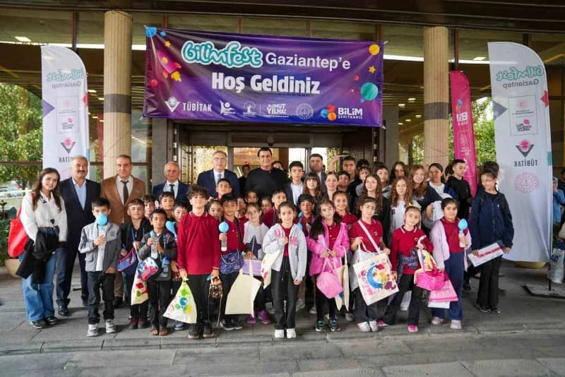 Şehitkamil Belediyesi ev sahipliğinde düzenlenen TÜBİTAK 4007 Bilim Şenlikleri Programı, üç gün boyu