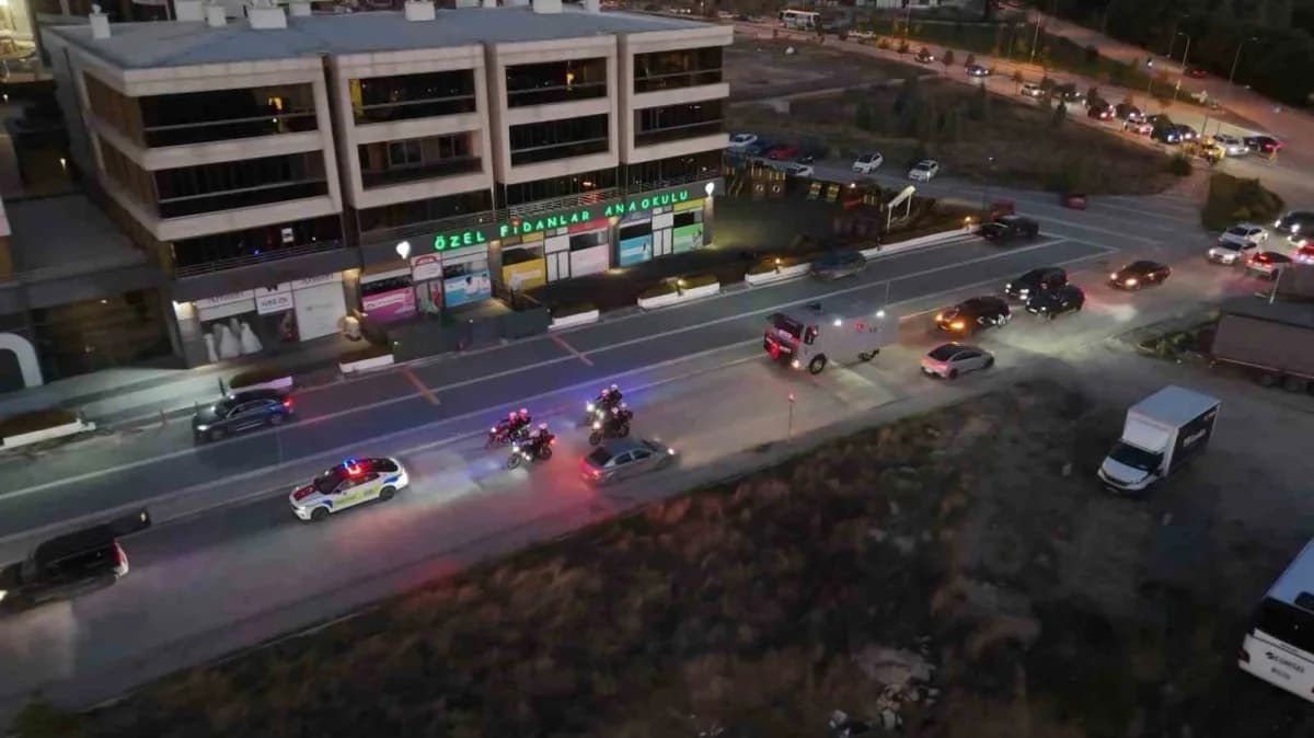 Eskişehir'de Şehit Polis Memuru Ali Sevim'in oğlu Eyüphan Sevim'in sünnet düğününde, babasının adı verilen TOMA sünnet a