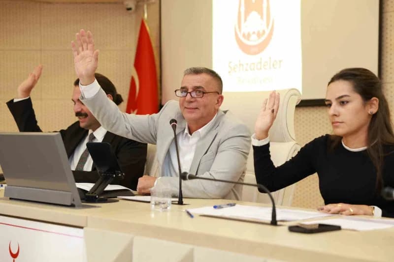 Şehzadeler Belediye Başkanı Hakan Şimşek, Belediye Meclisi Ekim ayı olağan toplantısında ilçede yürütülen çalışmalar hak