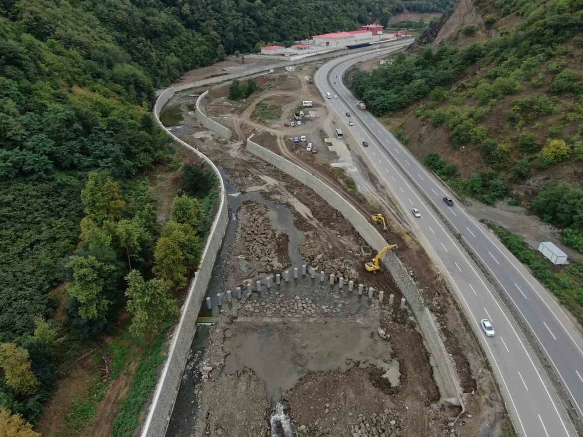 Tersip bentleri ve benzeri yapılarla yürütülen çeşitli dere ıslah çalışmaları, ülkemizde sel ve taşkınların önlenmesi aç