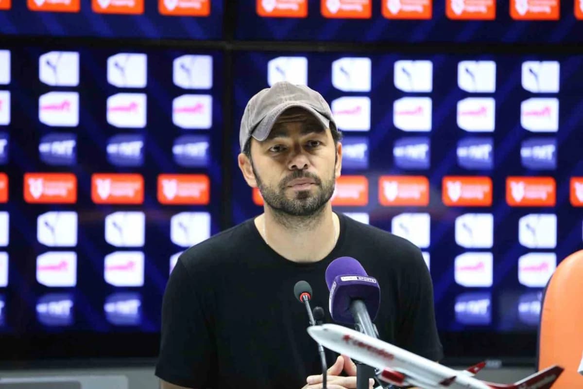 Selçuk İnan basın toplantısında Kocaelispor’un galibiyetini değerlendiriyor