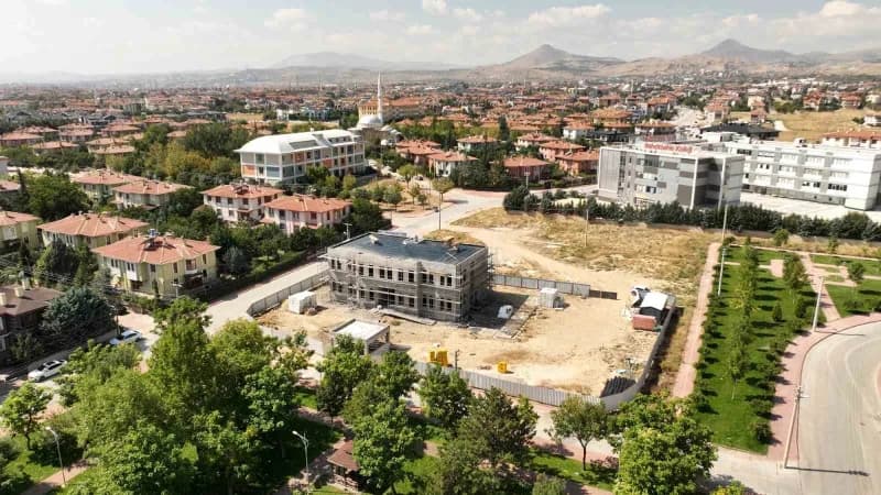 Konya Selçuklu Buhara Mahallesi’nde yapımı devam eden polis merkezi inşaatı