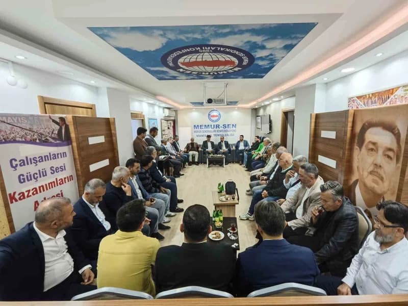 AK Parti Genel Merkez Teşkilat Başkanlığı Teşkilat Koordinatörü Selim Gültekin, Memur-sen Manisa İl Temsilciliğini ziyar