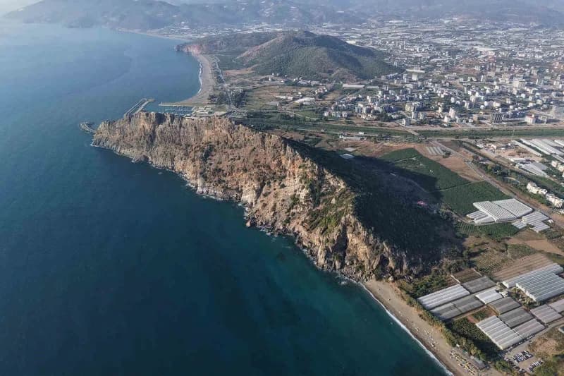 Kültür ve Turizm Bakanlığı Kültür Varlıkları ve Müzeler Genel müdürlüğünün izinleriyle yürütülen Selinus Antik Kenti ve