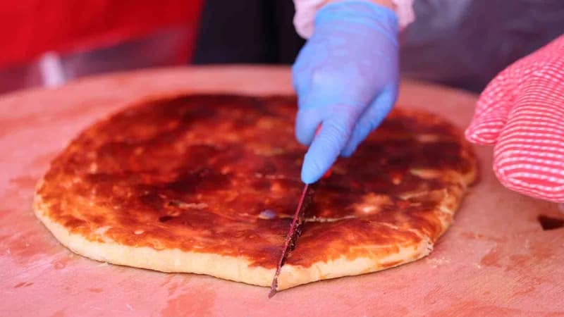 Ankara’da düzenlenen ‘3. Geleneksel Serhat İlleri Yöresel Yemek Yarışması’na’ katılan 436 aday, Kete, Hingel ve Kavut ka