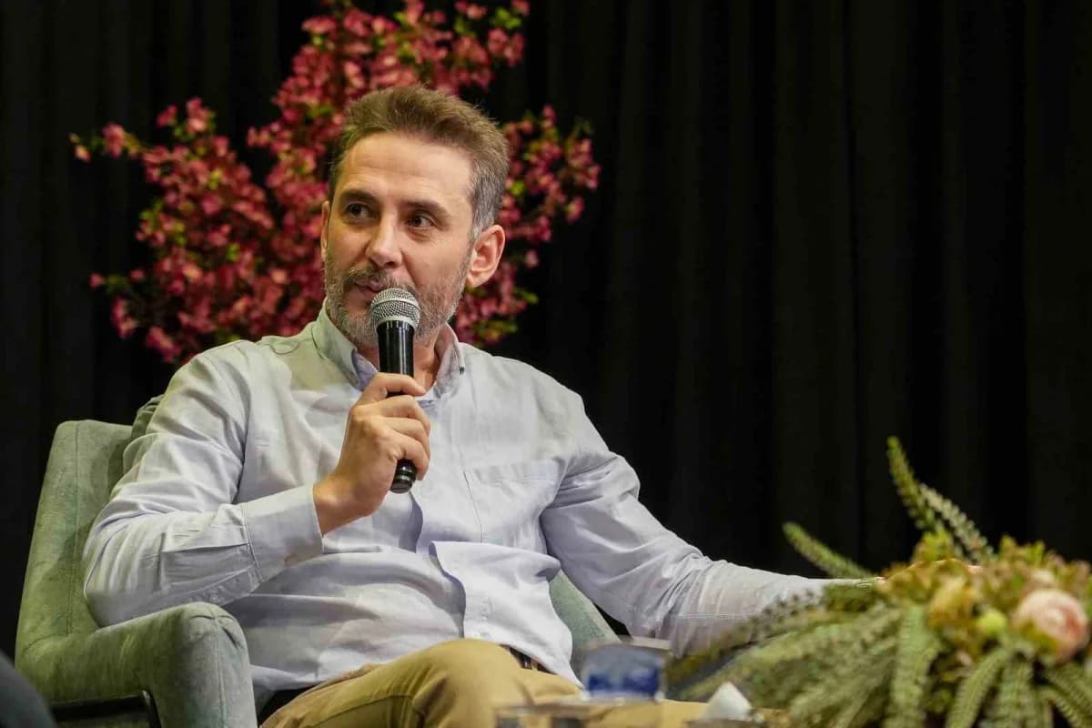 Doç. Dr. Mesut Koçak