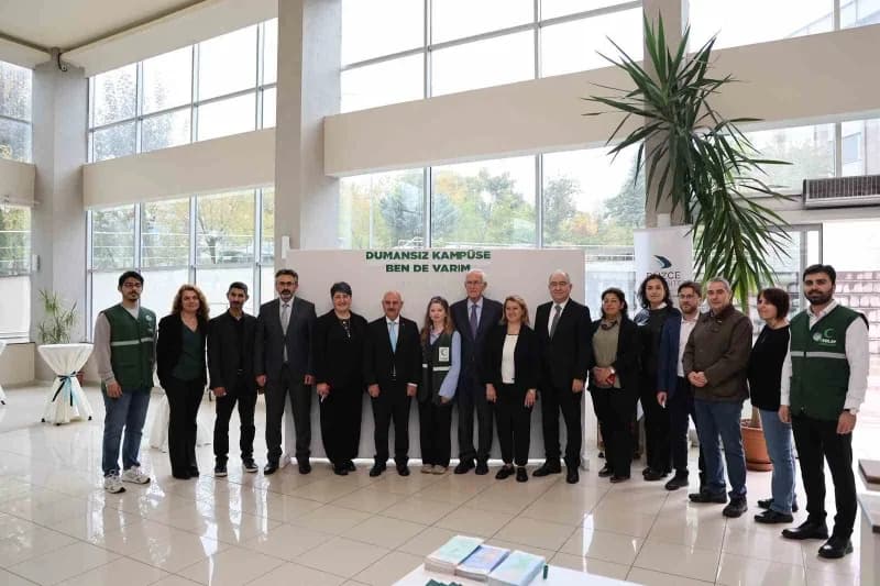 Program kapsamında Rektör Nedim Sözbir, Düzce Belediye Başkan Yardımcısı Ayşe Kılıç, Hacettepe Üniversitesi Tıp Fakültes
