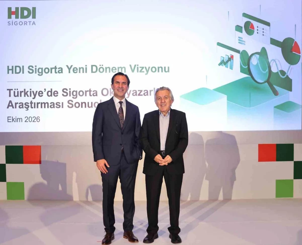 HDI Sigorta CEO’su Firuzan İşcan ve Veri Enstitüsü Yönetim Kurulu Başkanı Bekir Ağırdır
