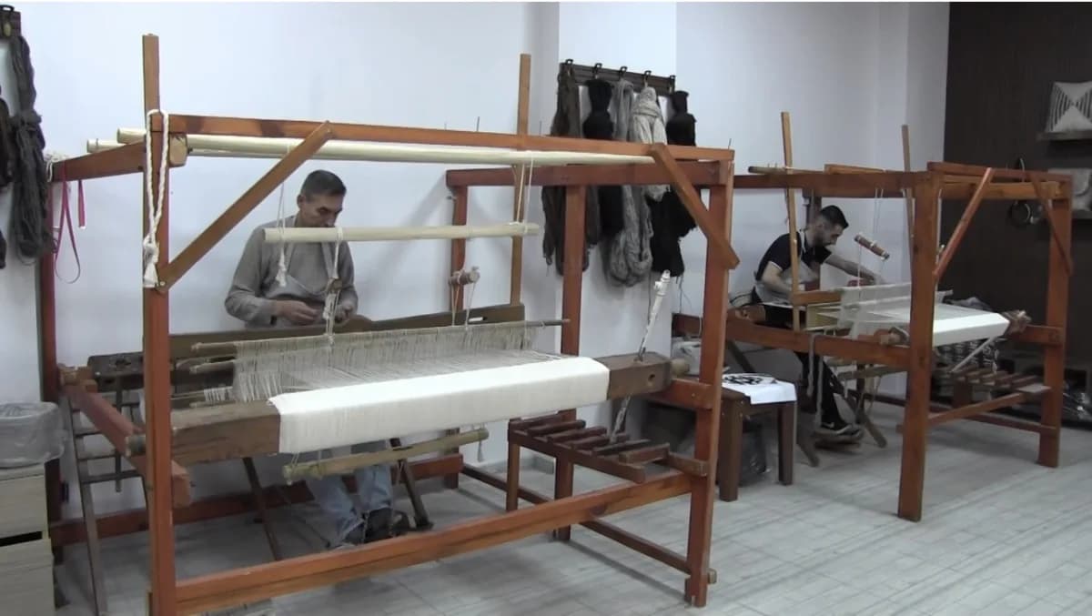 Dededen oğula, kuşaktan kuşağa,Siirt battaniyesi geleneği yaşatılıyor