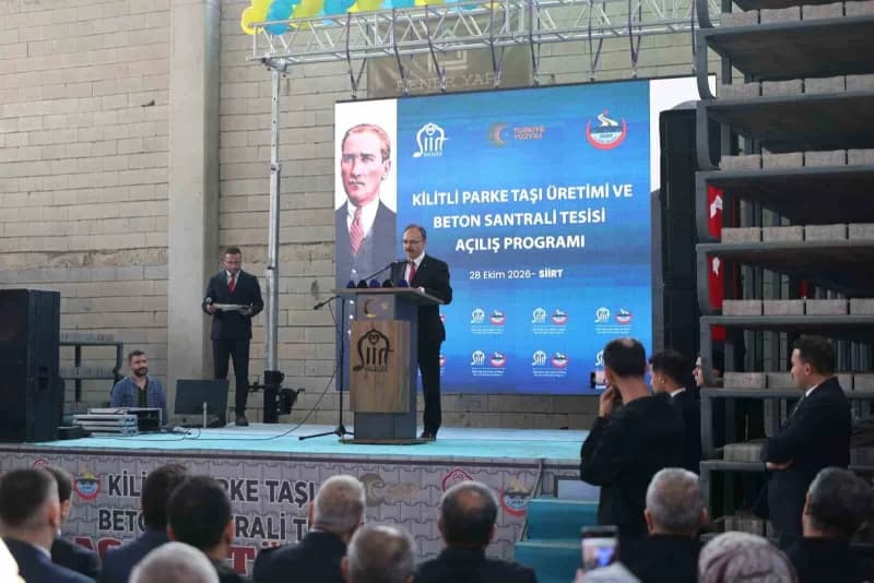 Siirt’te Cumhuriyetin 103’üncü kuruluş yıl dönümü büyük bir coşku ve gururla kutlanırken, kentin gel