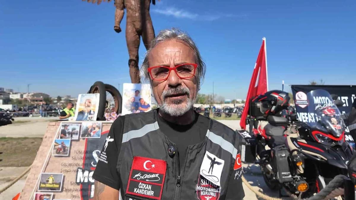 Silivri’de motosikletliler kazalarda hayatını kaybeden sürücüleri anmak için toplu sürüş yapıyor