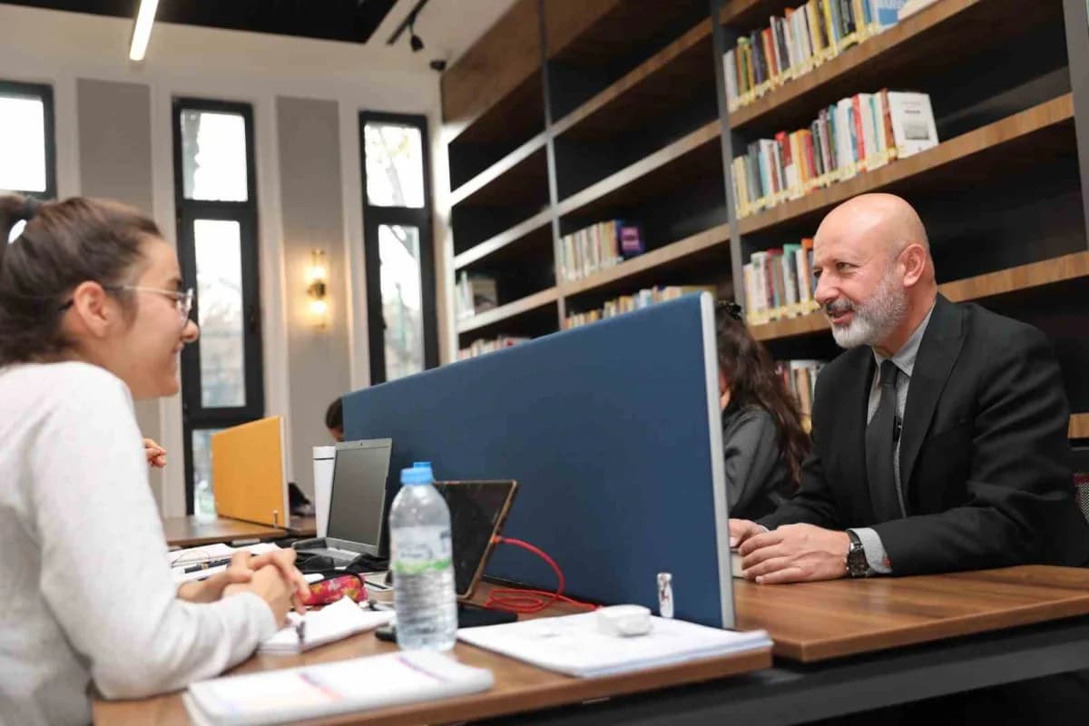 Kocasinan Belediye Başkanı Ahmet Çolakbayrakdar’ın 'kütüphanelerle zenginleştirilmiş bir şehir inşa