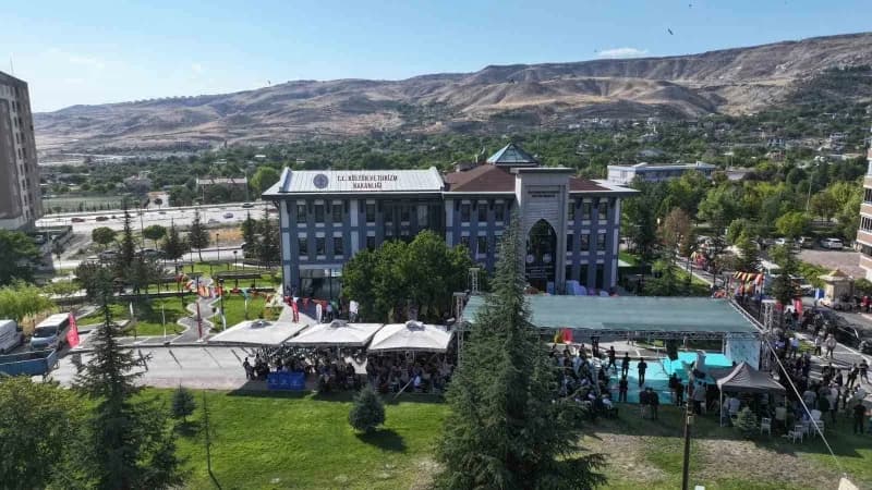 Kocasinan Belediye Başkanı Ahmet Çolakbayrakdar’ın 'kütüphanelerle zenginleştirilmiş bir şehir inşa