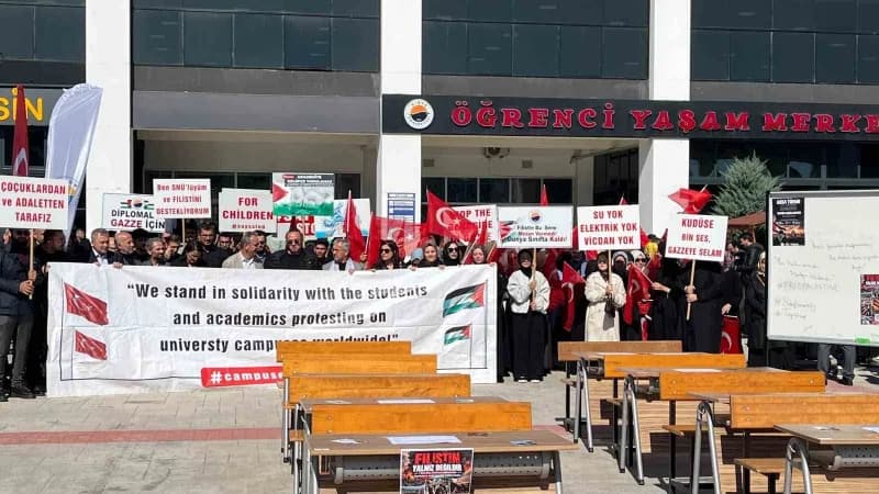 TÜGVA Sinop Şubesi ve Yeniler Öğrenci Kulübü tarafından, 7 Ekim Aksa Tufanı’nın yıl dönümü dolayısıyla Sinop Üniversites
