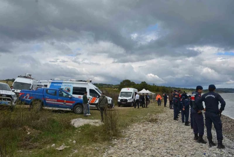 Sinop’ta alabora olan teknede kaybolan polis memuru Numan Şen’i bulmak için başlatılan arama-kurtarma çalışmaları aralık