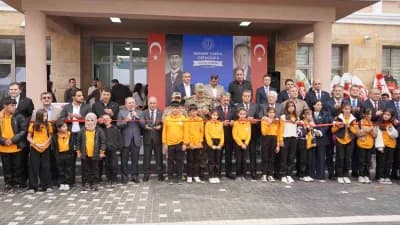Şırnak’ta Yarka ailesinin desteğiyle açılan 16 derslikli Mehmet Yarka Ortaokulu binası ve açılış töreni