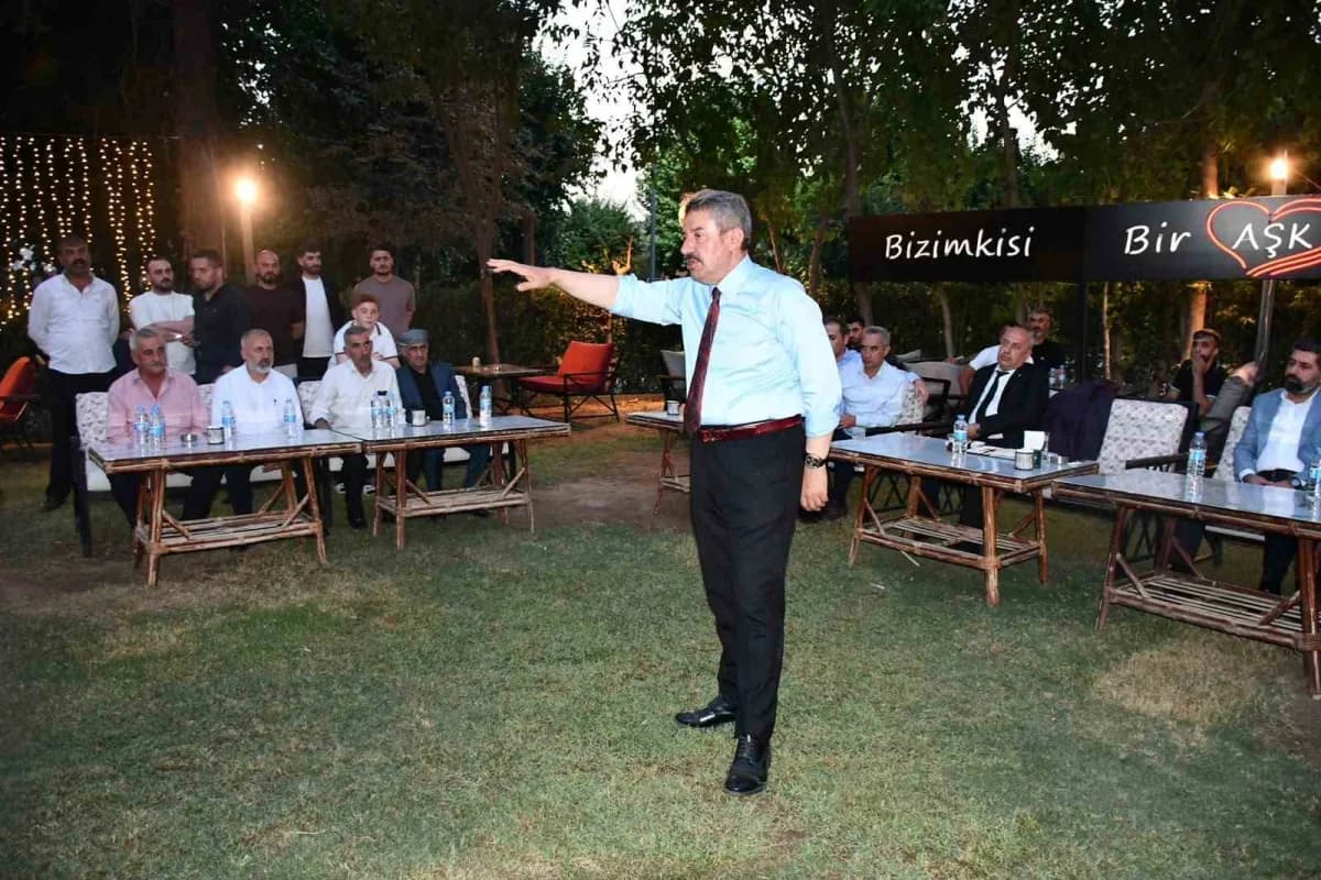 AK Parti Şırnak Milletvekili Arslan Tatar, Cizre’de Dicle Nehri kenarında vatandaşlarla buluşuyor