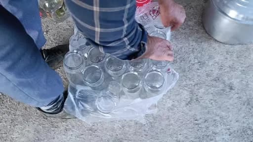 Yozgat Kuruçay köyünde hazırlanan şişe tarhanalar kavanozlarda saklanıyor
