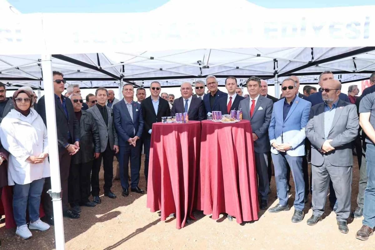 Sivas Belediyesi tarafından Meraküm Mevkii’nde 230 dönüm arazi üzerine kurulacak 15 MW gücündeki Güneş Enerji Santralini