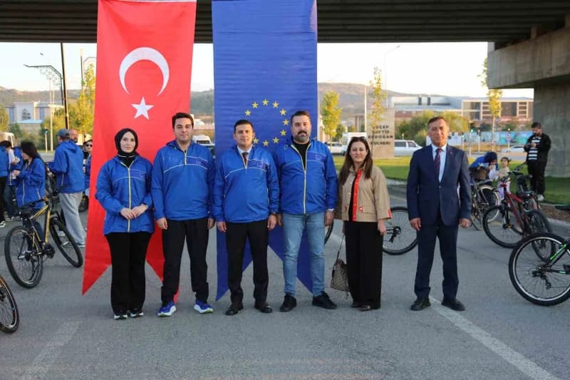 Programa Sivas Vali Yardımcısı Mustafa Caner Culukar (Soldan içinci) da katıldı