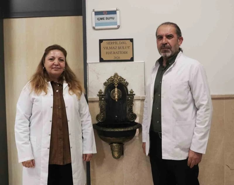 Sivas'ta Şehit Üsteğmen Cemalettin Yılmaz Mesleki ve Teknik Anadolu Lisesi koridorunda kurulan hayrat çeşmesi