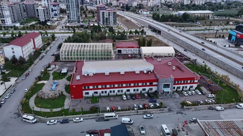 Sivas Belediyesi İtfaiye Müdürlüğü, himayesinde barındırdığı eski araçlara gözü gibi bakıyor. Hala aktif çalışır durumda