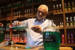 Sivas Kalesi çevresindeki bitki örtüsünden esinlenerek üretilen Sivas kokulu kolonya şişesi
