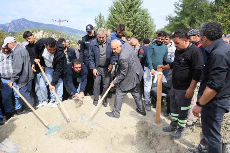 Manisa'nın Soma ilçesindeki maden işletmesinde meydana gelen göçükte hayatını kaybeden 5 madenciden birisi olan Denizlil