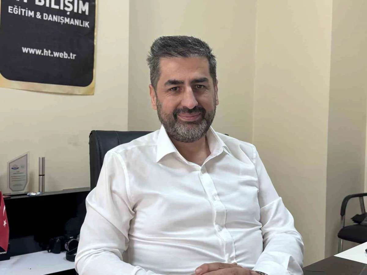 Bilişim Uzmanı Hakan Topuzoğlu