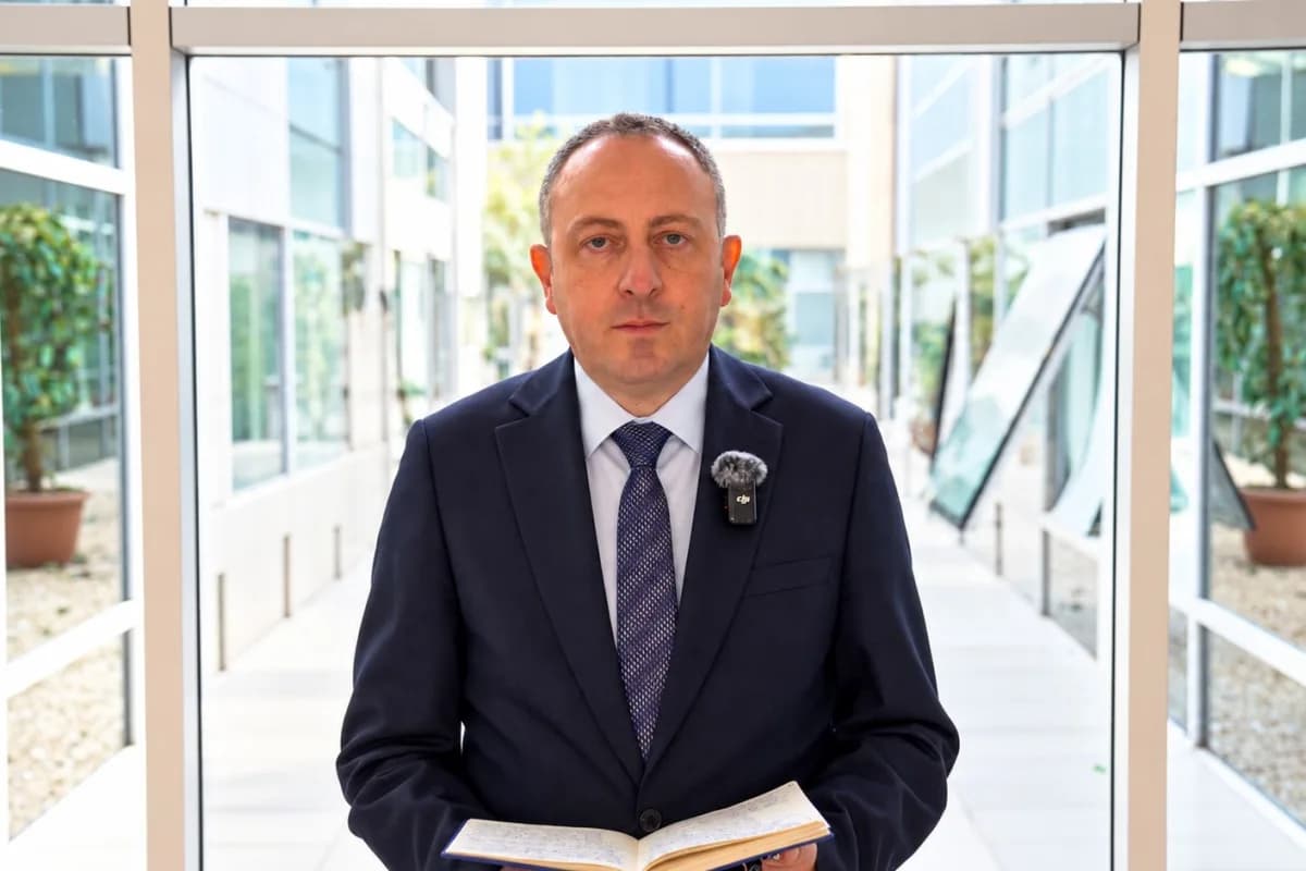 Sosyal medya düzenlemesi ve yaş doğrulama hakkında açıklama yapan uzman Doç. Dr. Sezercan Bektaş