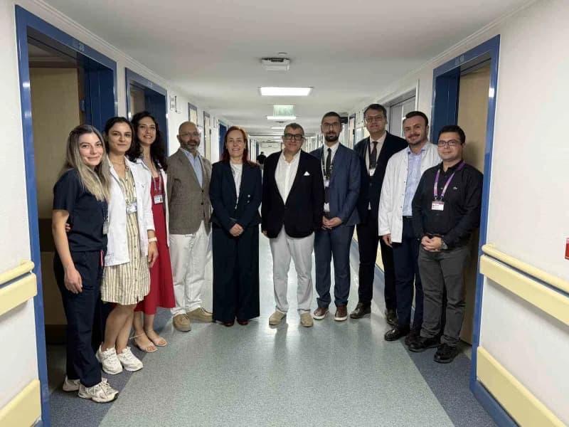 Hacettepe Üniversitesi hastanesinde, spina bifida tanısı konulan iki bebeğe 24 saat içinde anne karnında cerrahi müdahal