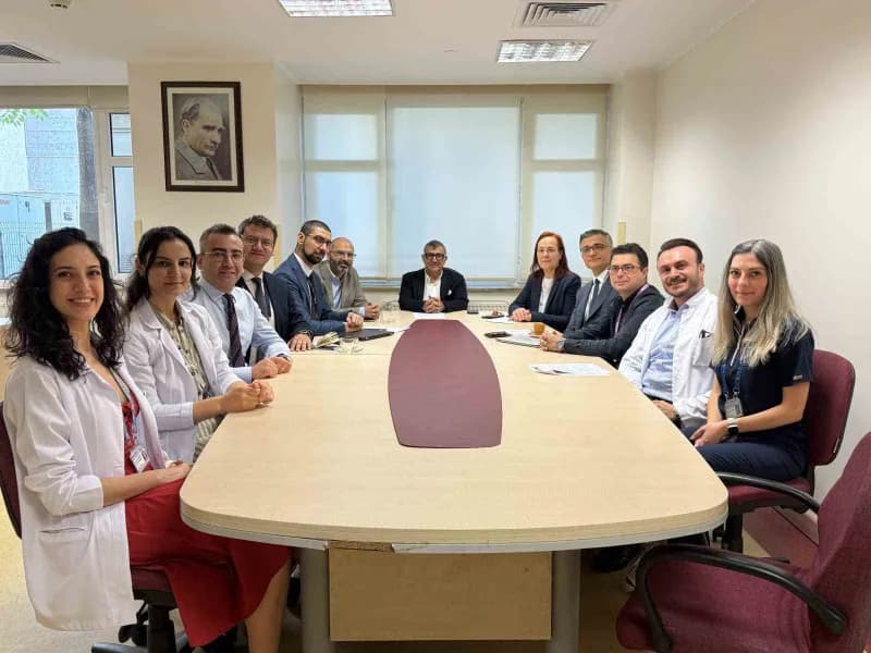 Hacettepe Üniversitesi hastanesinde, spina bifida tanısı konulan iki bebeğe 24 saat içinde anne karnında cerrahi müdahal
