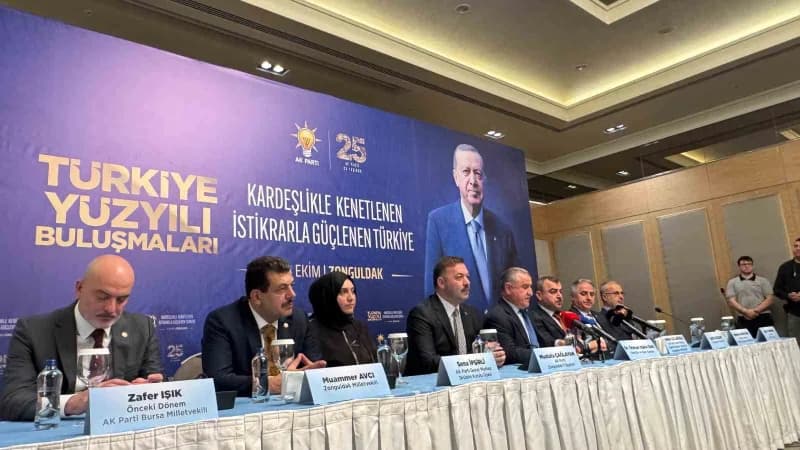 Terörsüz Türkiye sürecinde sporun gençleri bir araya getiren önemli bir araç olduğuna işaret eden Bak, şöyle konuştu: "B