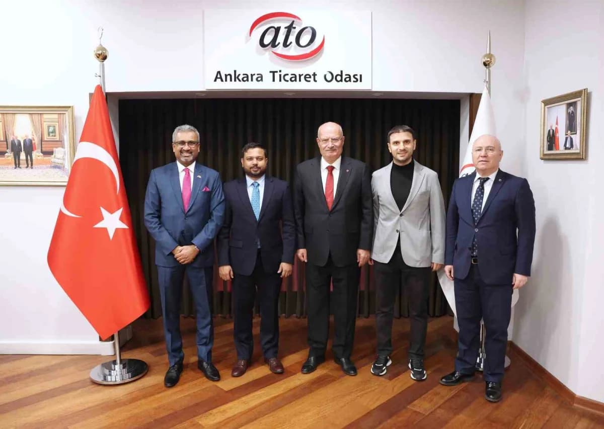 Sri Lanka Dışişleri Bakan Yardımcısı Arun Hemachandra ve Ankara Ticaret Odası Başkanı Gürsel Baran