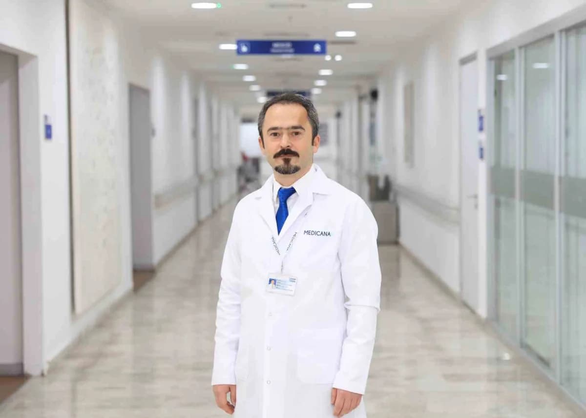 Kemiklerde stres kırığı oluşumunu anlatan ortopedi uzmanı açıklaması