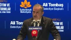 Sultanbeyli Belediye Başkanı Ali Tombaş toplu açılış ve temel atma töreninde konuşma yapıyor