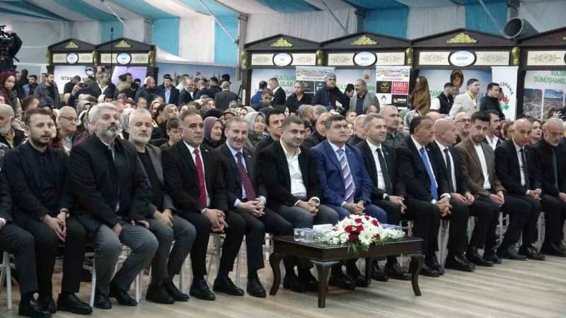 Sultanbeyli’nde bu yıl üçüncüsü düzenlenen Memleket Günleri, Türk halk müziği sanatçısı Orhan Hakalm