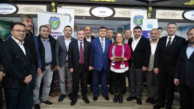 Sultanbeyli’nde bu yıl üçüncüsü düzenlenen Memleket Günleri, Türk halk müziği sanatçısı Orhan Hakalm