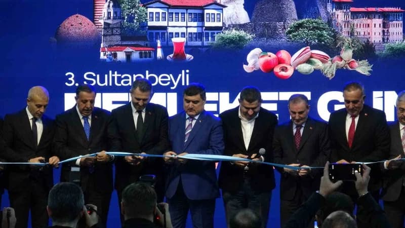 Sultanbeyli’nde bu yıl üçüncüsü düzenlenen Memleket Günleri, açılışı yapıldı.