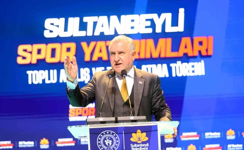 Sultanbeyli Belediyesi tarafından hayata geçirilen dev Spor yatırımları için toplu açılış ve temel atma töreni düzenlend