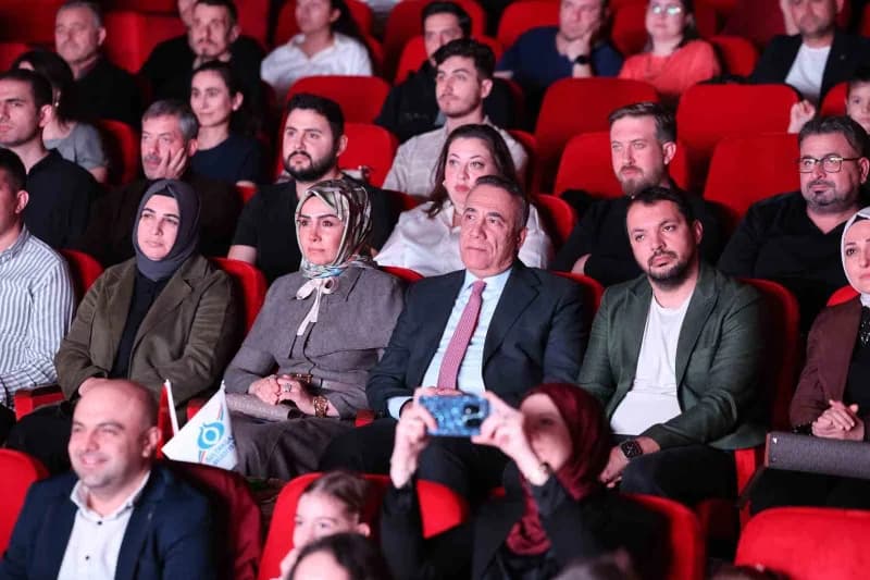 Sultangazi Belediyesi, Sultangazi Sanat Akademisi’nde 2026-2027 Eğitim Öğretim dönemi düzenlenen gal