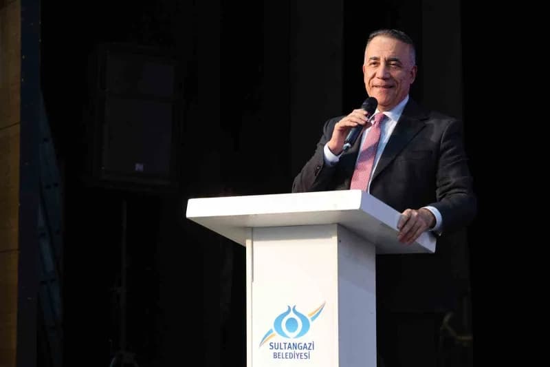 Sultangazi Belediye Başkanı Abdurrahman Dursun, konuşma yaptı.
