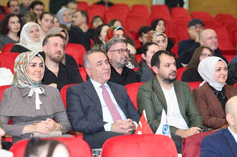 Sultangazi Belediyesi, Sultangazi Sanat Akademisi’nde 2026-2027 Eğitim Öğretim dönemi düzenlenen gal