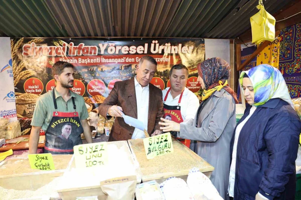 Sultangazi'de düzenlenen Kastamonu Günleri etkinliği kapsamında 7. Siyez ve Yöresel Lezzetler Festivali'nde vatandaşlar