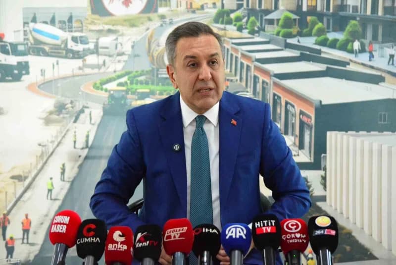 Çorum'un Sungurlu Belediye Başkanı Muhsin Dere, "Seçim vaadi olarak 20 projemizi açıklamıştık. 2,5 yılın sonunda bu 20 p