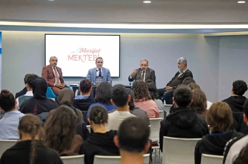 Talas Marifet Mektebi öğrencileri 7/24 Kütüphane ve Kültür Merkezi’nde eğitim alıyor