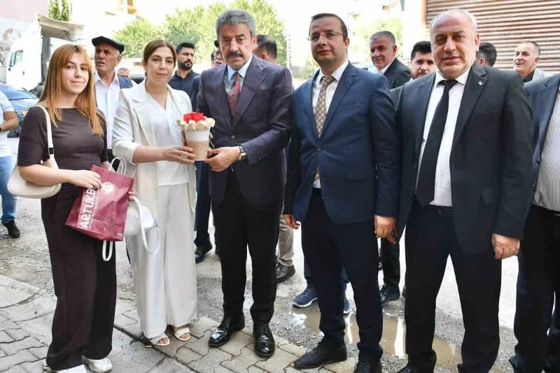AK Parti Şırnak Milletvekili Arslan Tatar, Cizre Bulmuşlar Köyü Sosyal Yardımlaşma ve Dayanışma Derneğinde köy sakinleri