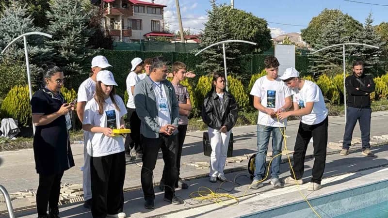 Anadolu Su Altı Araştırmaları ve Sporları Derneği (ASAD) tarafından yürütülen proje kapsamında Tatvan’da eğitim alan 18