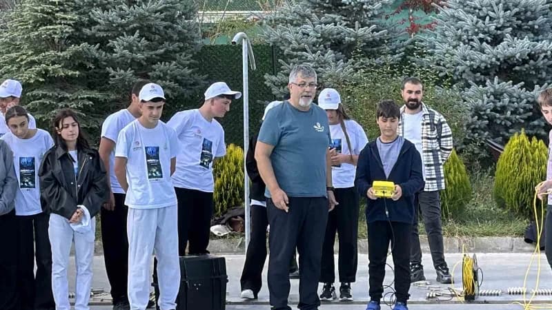 Anadolu Su Altı Araştırmaları ve Sporları Derneği (ASAD) tarafından yürütülen proje kapsamında Tatvan’da eğitim alan 18